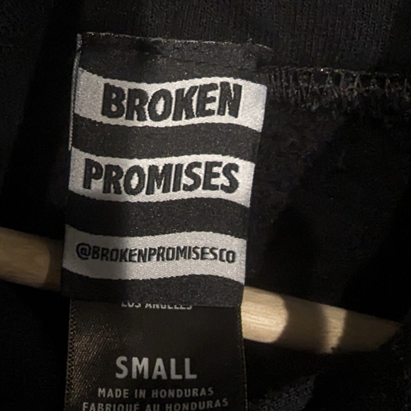 Broken promises hoodie - Picture 5 of 6